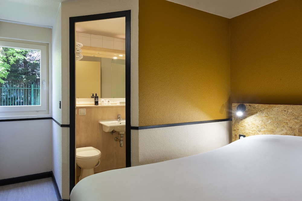 Habitación Pop con 1 cama doble del hotel Greet Villeneuve La Garenne. Foto 3