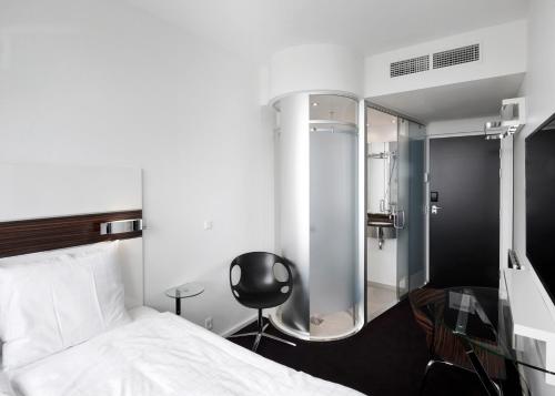 Habitación Estandar del hotel Wakeup Copenhagen Bernstorffsgade. Foto 1