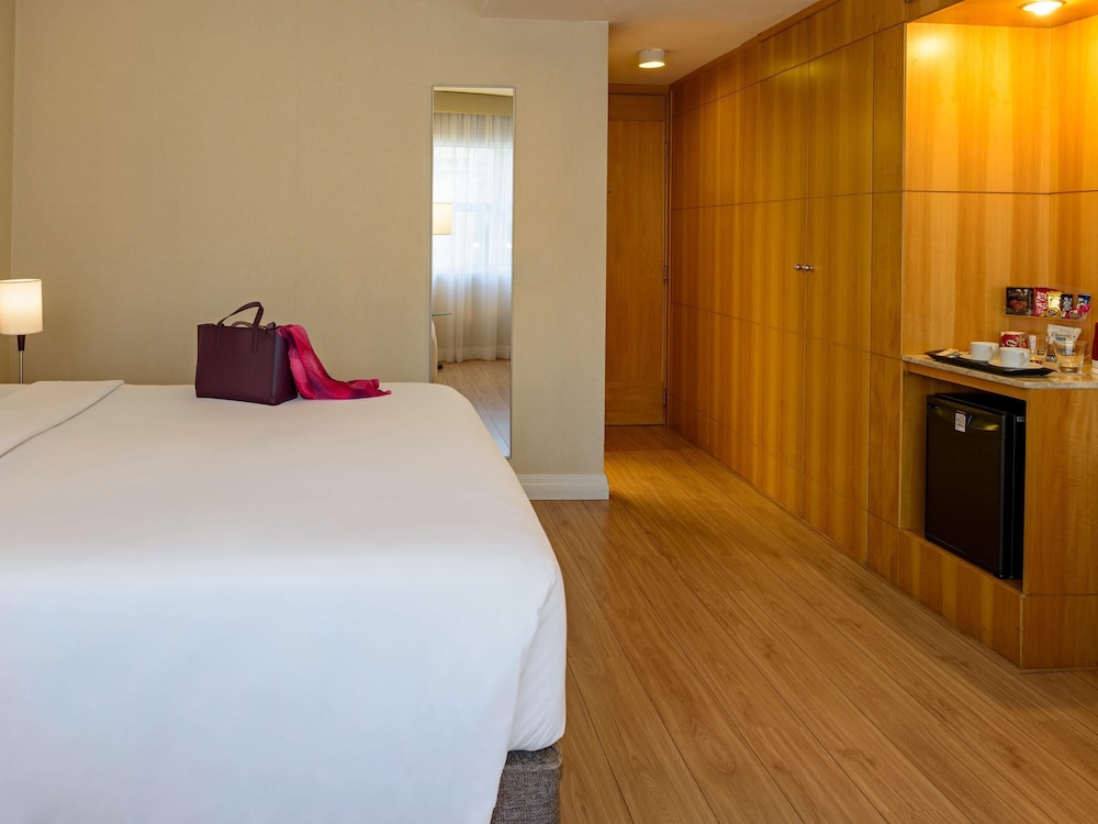 Habitación Standard con una cama doble del hotel Mercure Sao Paulo Jardins. Foto 3
