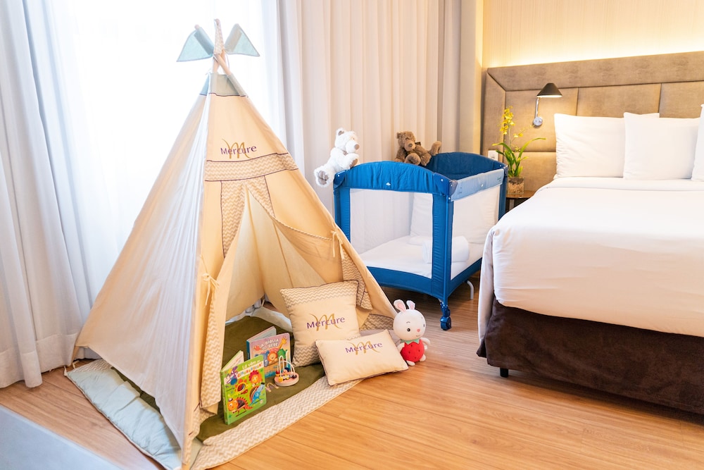 Habitación de categoría superior con una cama doble del hotel Mercure Sao Paulo Jardins. Foto 2