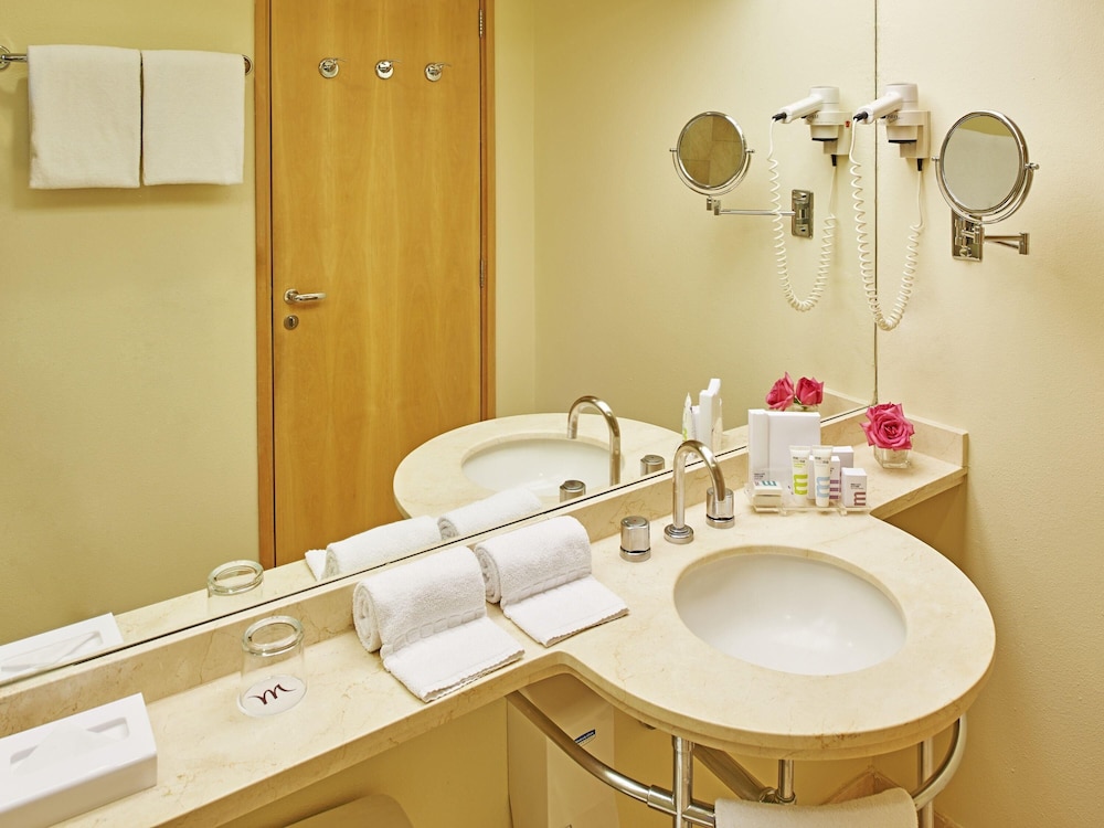 Habitación de categoría superior con una cama doble del hotel Mercure Sao Paulo Jardins. Foto 4