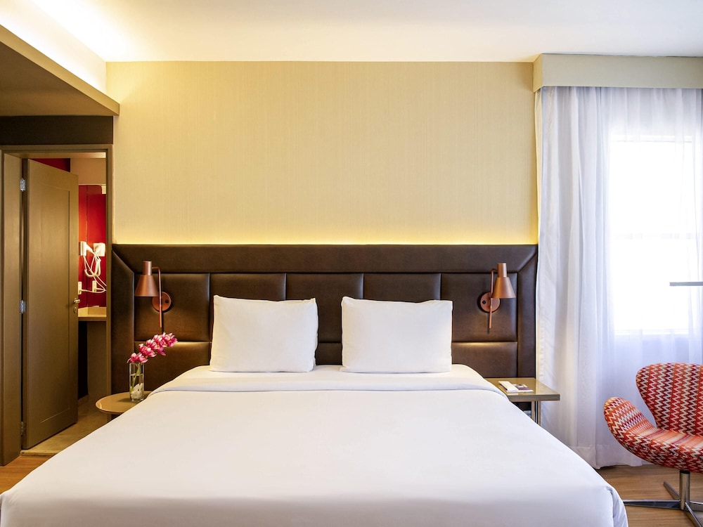 Habitación de categoría superior con una cama doble del hotel Mercure Sao Paulo Jardins. Foto 6