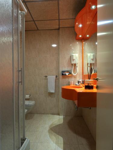 Habitación Doble Estándar - 2 camas del hotel Galilei. Foto 5