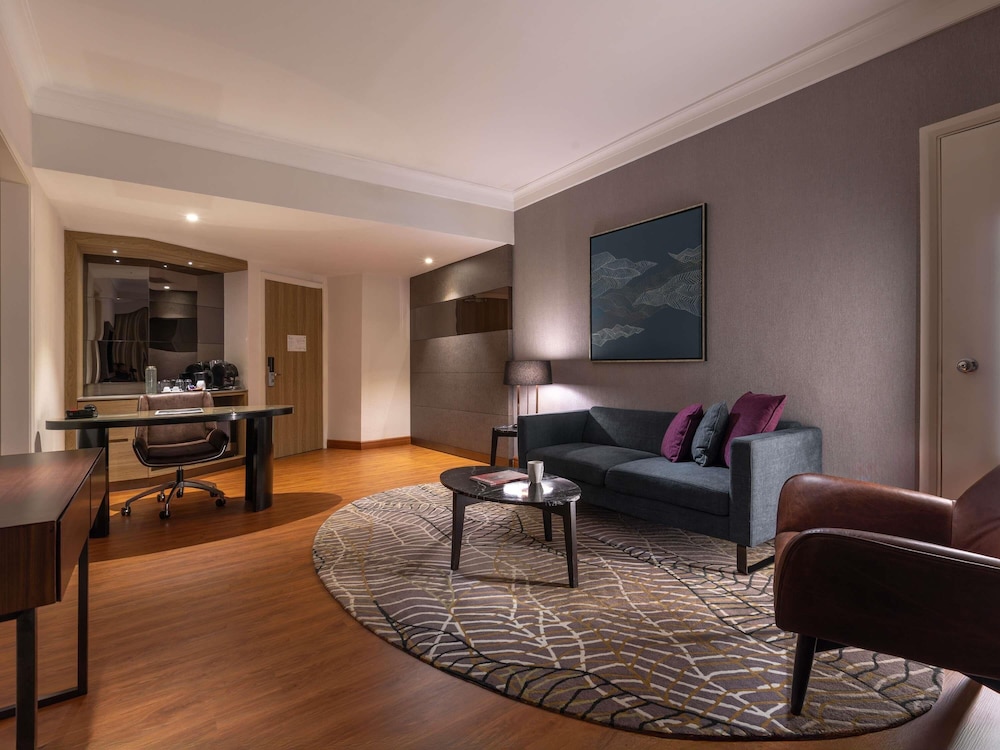 Suite Junior con 1 cama king del hotel Novotel Kuala Lumpur City Centre. Foto 1