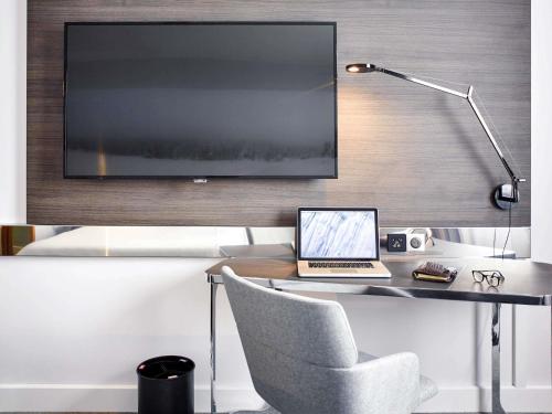 Habitación Doble Executive del hotel Novotel Paris Centre Gare Montparnasse. Foto 1