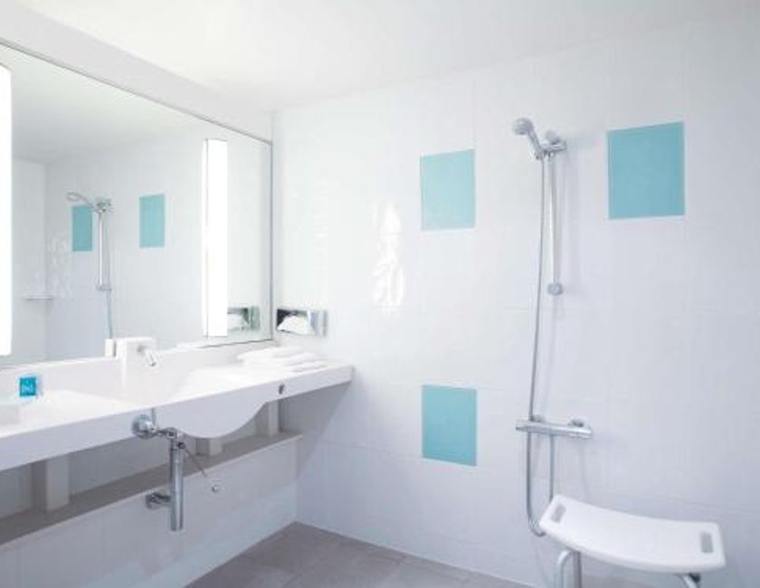 Habitación Doble - Adaptada para personas de movilidad reducida del hotel Novotel Paris Centre Gare Montparnasse. Foto 1