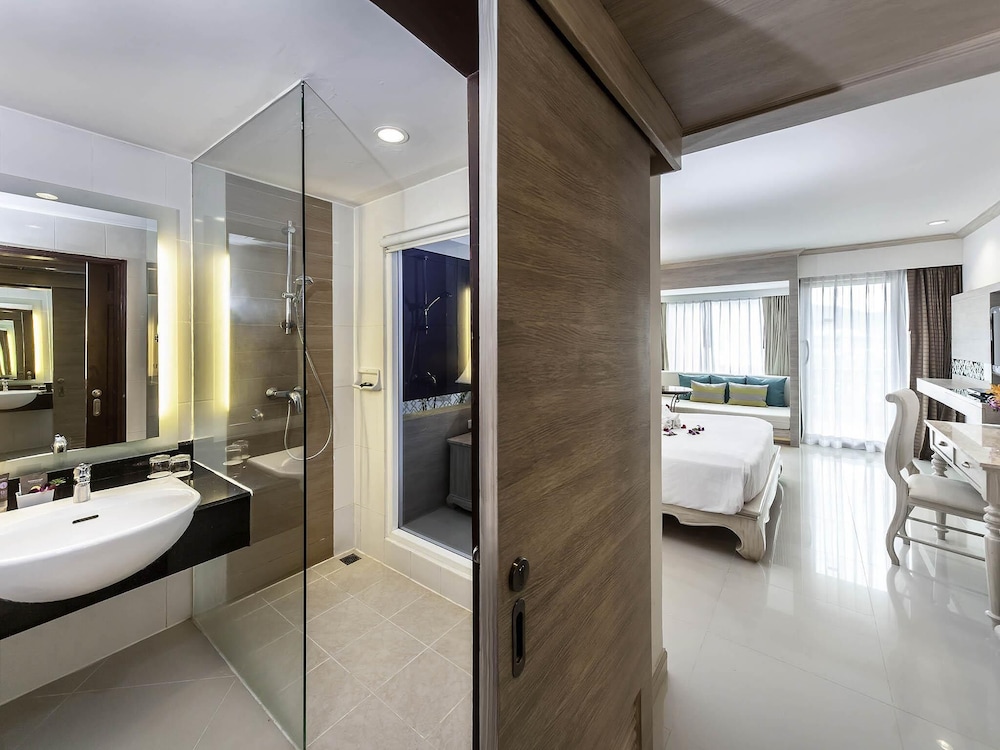 Habitación superior, 1 cama doble del hotel Novotel Phuket Resort - Sha Plus. Foto 6