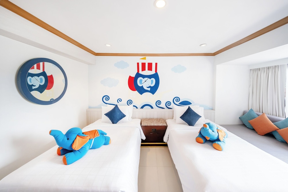 Suite Familiar, 1 Cama King y 2 Camas Individuales del hotel Novotel Phuket Resort - Sha Plus. Foto 3
