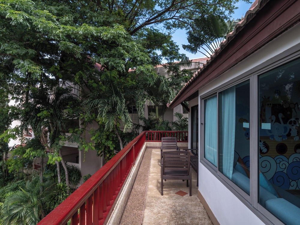 Suite Familiar, 1 Cama King y 2 Camas Individuales del hotel Novotel Phuket Resort - Sha Plus. Foto 9