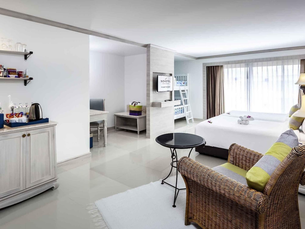 Habitación Familiar, 1 Cama King, 1 Cama de Dos Pisos del hotel Novotel Phuket Resort - Sha Plus. Foto 8