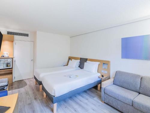 Habitación Doble adaptada para personas de movilidad reducida - 2 camas del hotel Novotel Setubal. Foto 2