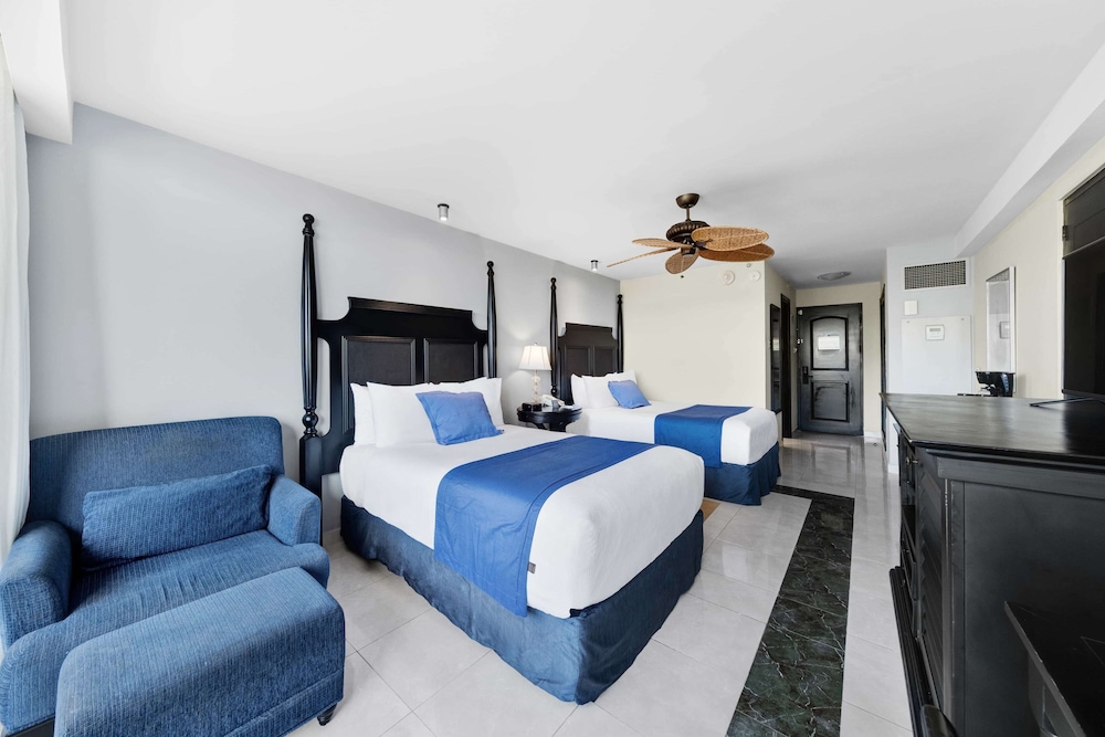 Habitación Deluxe, vistas al mar (Pool) del hotel Barceló Aruba - All Inclusive. Foto 5