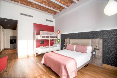 Habitación Cuádruple del hotel Petit Palace Museum. Foto 6