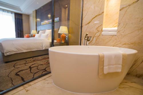 Suite Superior del hotel Pullman Shishi Mattison. Foto 3
