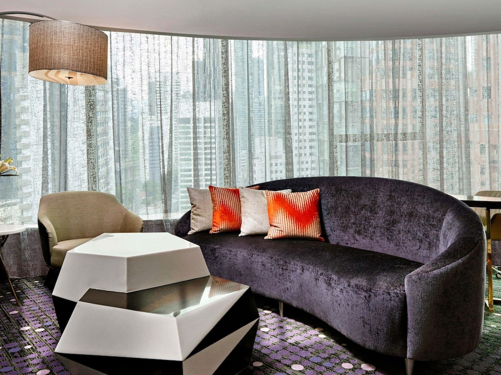 SUITE GOVERNOR, ACCESO AL SALÓN CLUB, 1 CAMA KING SIZE del hotel Pullman Kuala Lumpur City Centre and Residences. Foto 2