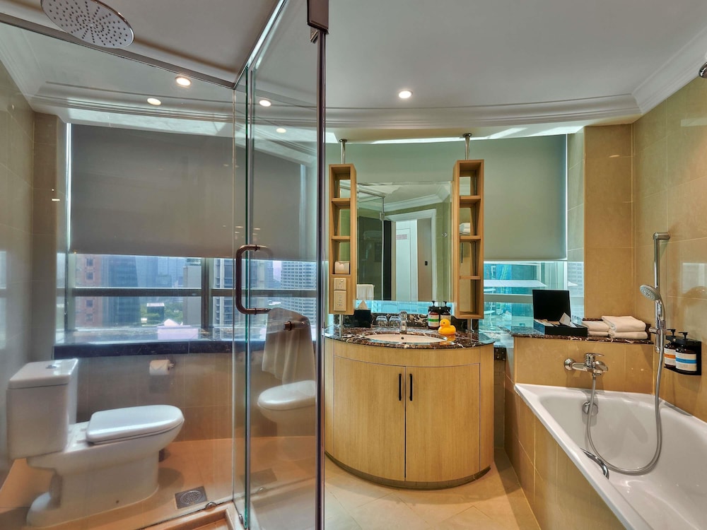 APARTAMENTO DE 2 DORMITORIOS, 1 CAMA KING SIZE, 2 CAMAS INDIVIDUALES del hotel Pullman Kuala Lumpur City Centre and Residences. Foto 9