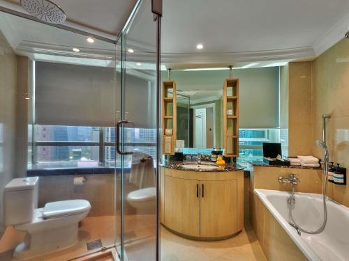 APARTAMENTO FAMILIAR DE 2 DORMITORIOS, 1 CAMA KING SIZE, 2 CAMAS INDIVIDUALES, 1 CAMA DE DOS PLANTAS TRIPLE del hotel Pullman Kuala Lumpur City Centre and Residences. Foto 3