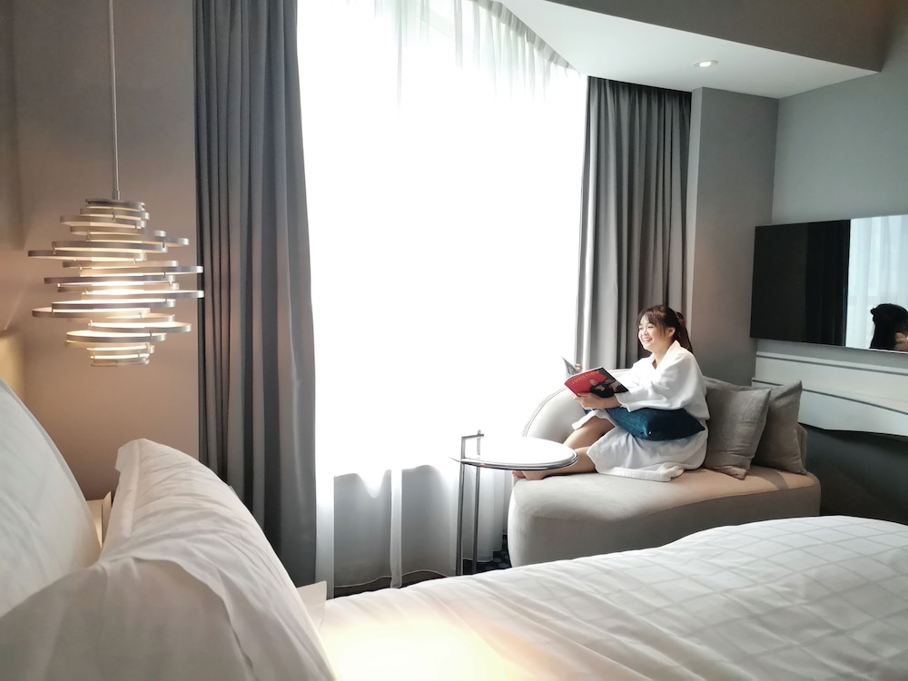 HABITACIÓN PREMIUM, 1 CAMA KING SIZE del hotel Pullman Kuala Lumpur City Centre and Residences. Foto 2