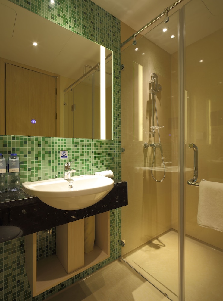 Habitación Estándar con 1 Cama Queen del hotel Mercure Nanchang Sunac. Foto 3