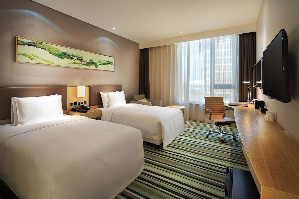 Habitación Superior con Vistas al Lago y 2 Camas Individuales del hotel Mercure Nanchang Sunac. Foto 3