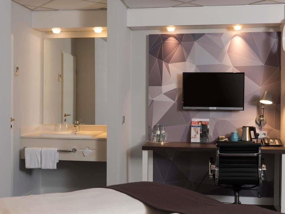 Habitación Superior con 1 cama doble del hotel Ibis Styles Cologne Airport. Foto 4