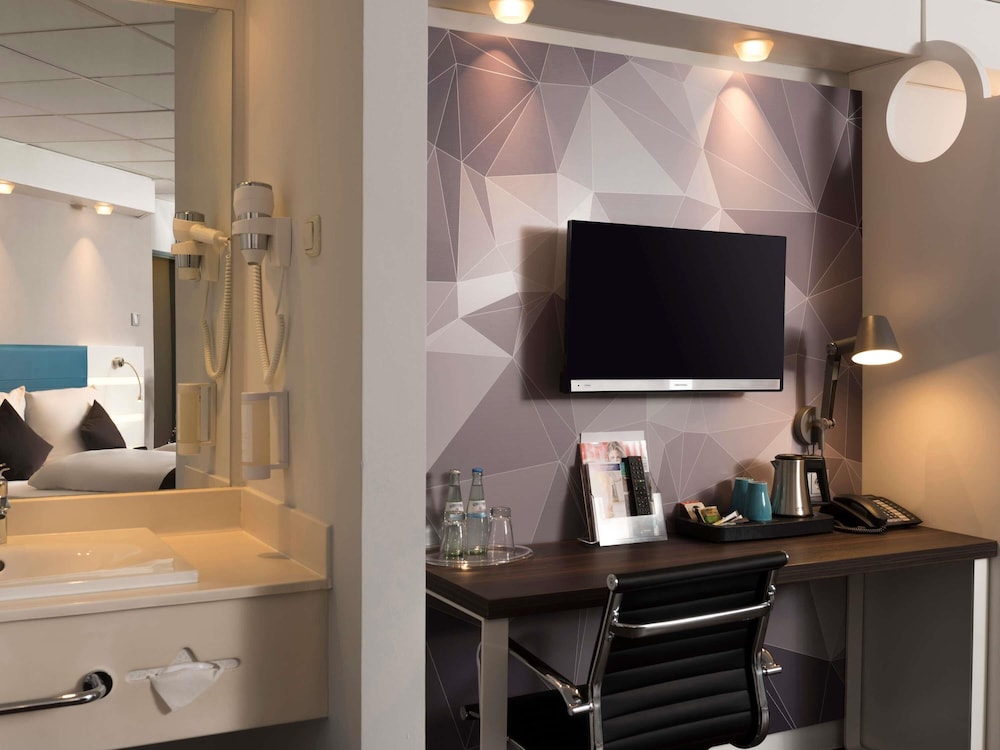 Habitación Superior con 1 cama doble del hotel Ibis Styles Cologne Airport. Foto 6