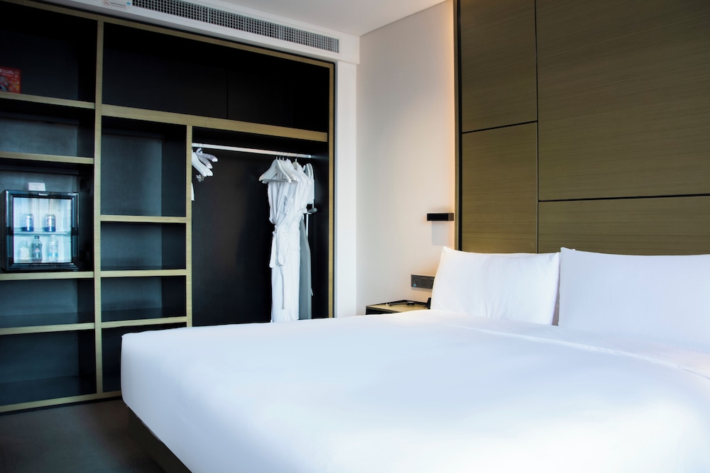 Estudio con vistas a la ciudad del hotel Innside Zhengzhou. Foto 6