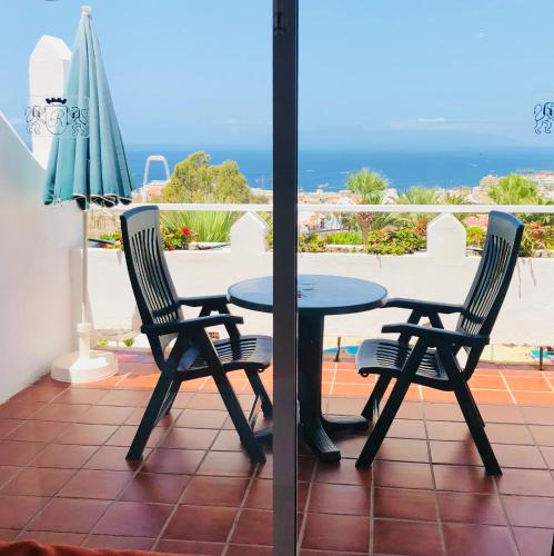 Apartamento de 1 dormitorio con vistas a la piscina o al mar del hotel Regency Torviscas Apartments Suites. Foto 1