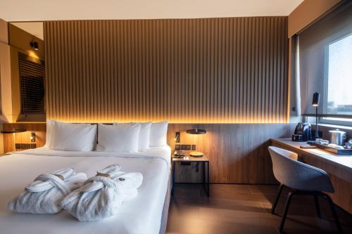 Habitación Executive con cama extragrande del hotel Barcelona Airport. Foto 2