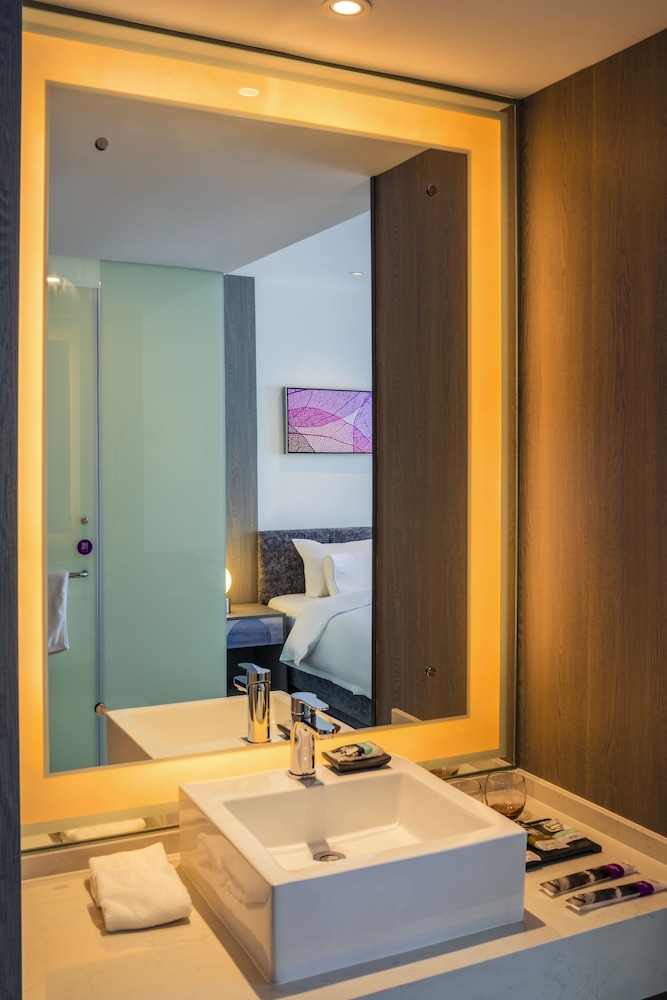 Suite Deluxe, habitación con 1 cama king size del hotel Mercure Shanghai Hongqiao South. Foto 5