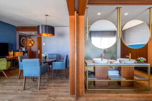 Suite Premium (3 personas) del hotel Barcelo Anfa Casablanca. Foto 3