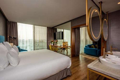 Suite Premium (3 personas) del hotel Barcelo Anfa Casablanca. Foto 2
