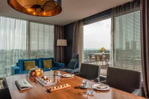 Suite Premium (3 personas) del hotel Barcelo Anfa Casablanca. Foto 3