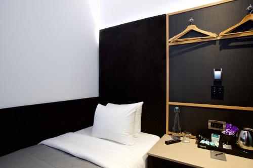 Habitación Individual - Sin ventanas del hotel Z Hotel Covent Garden. Foto 1