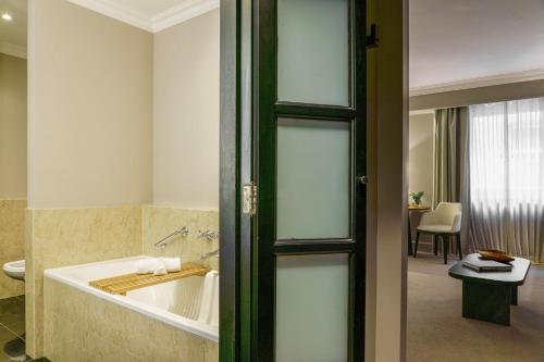 Suite Junior del hotel Casa Lucia Member of Melia Collection. Foto 5