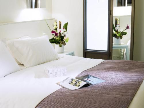 Habitación Clásica del hotel Pullman Cannes Mandelieu. Foto 4