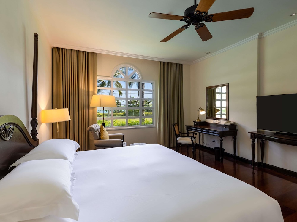 PRESTIGE SUITE, Acceso Club Millésime, 1 Cama King, Vista a la Piscina y al Mar del hotel Sofitel Krabi Phokeethra Golf and Spa Resort
