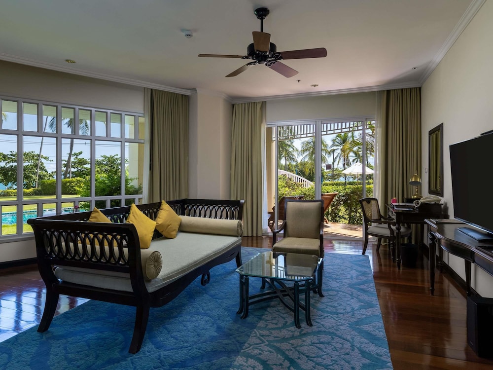 PRESTIGE SUITE, Acceso Club Millésime, 1 Cama King, Vista a la Piscina y al Mar del hotel Sofitel Krabi Phokeethra Golf and Spa Resort. Foto 4