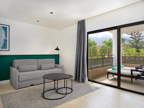 Suite Vista Mar Balcón o Terraza 1 Cama king Sofá Cama incluido del hotel FERGUS Puerto De La Cruz. Foto 3