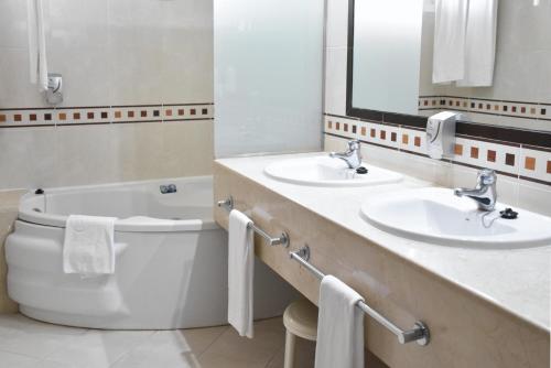 Suite - Sea View del hotel FERGUS Puerto De La Cruz. Foto 4