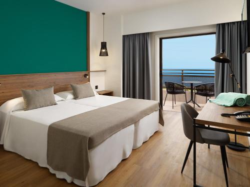 Habitación Doble Magnus con vistas al mar del hotel FERGUS Puerto De La Cruz. Foto 3