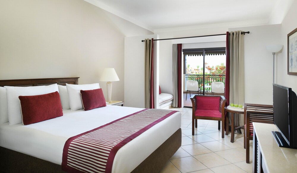 Habitación superior, vistas al jardín (Family, Queen or Twin Beds) del hotel Jaz Belvedere - All Inclusive
