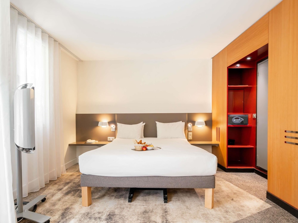 Suite Superior - cama queen size del hotel Novotel Suites Cannes Centre