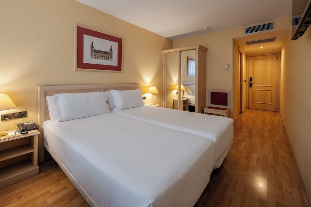 Habitación estándar doble del hotel Luze Castellana. Foto 1