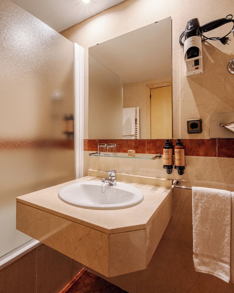 Habitación Mini del hotel Luze Castellana. Foto 4