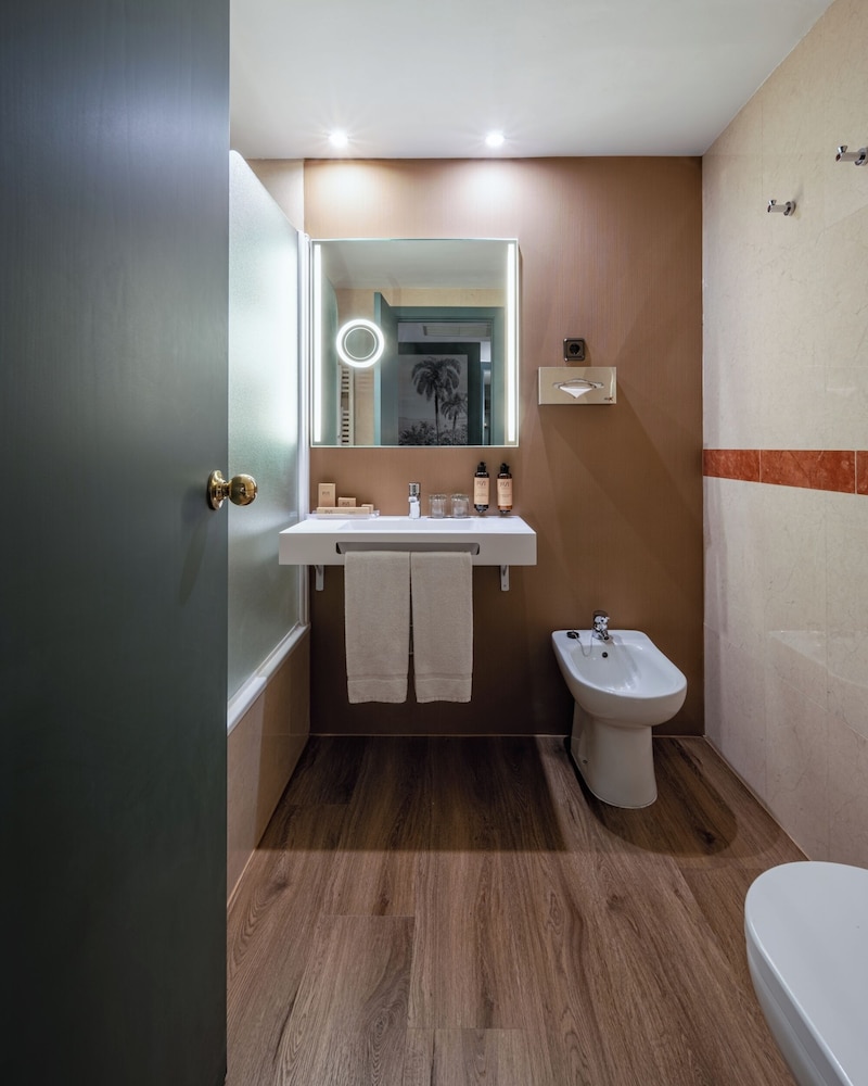 Habitación Deluxe doble del hotel Luze Castellana. Foto 7