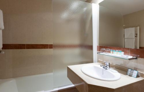 Habitación Doble - 2 camas del hotel Luze Castellana. Foto 4
