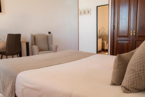 Double room del hotel El Tejar. Foto 9