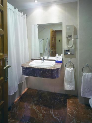 Habitación Clásica con acceso al spa del hotel Balneario De Archena - Termas. Foto 3