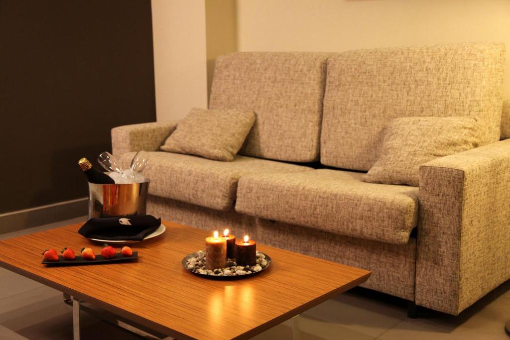 Habitación triple del hotel Thalasia Costa De Murcia. Foto 1